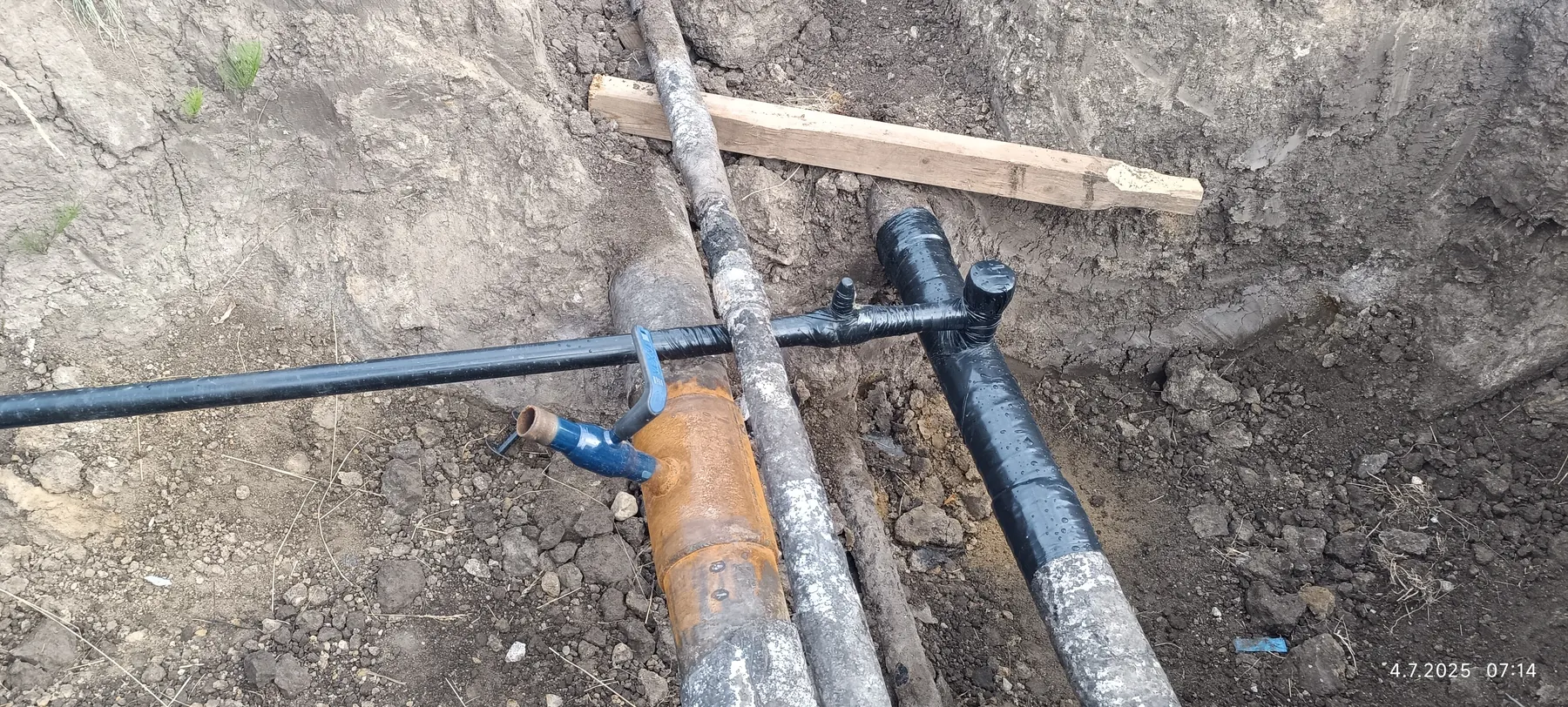 Navrtávací T-kus s uzávěrem na stávajícím plynovodu DN150 v rýze